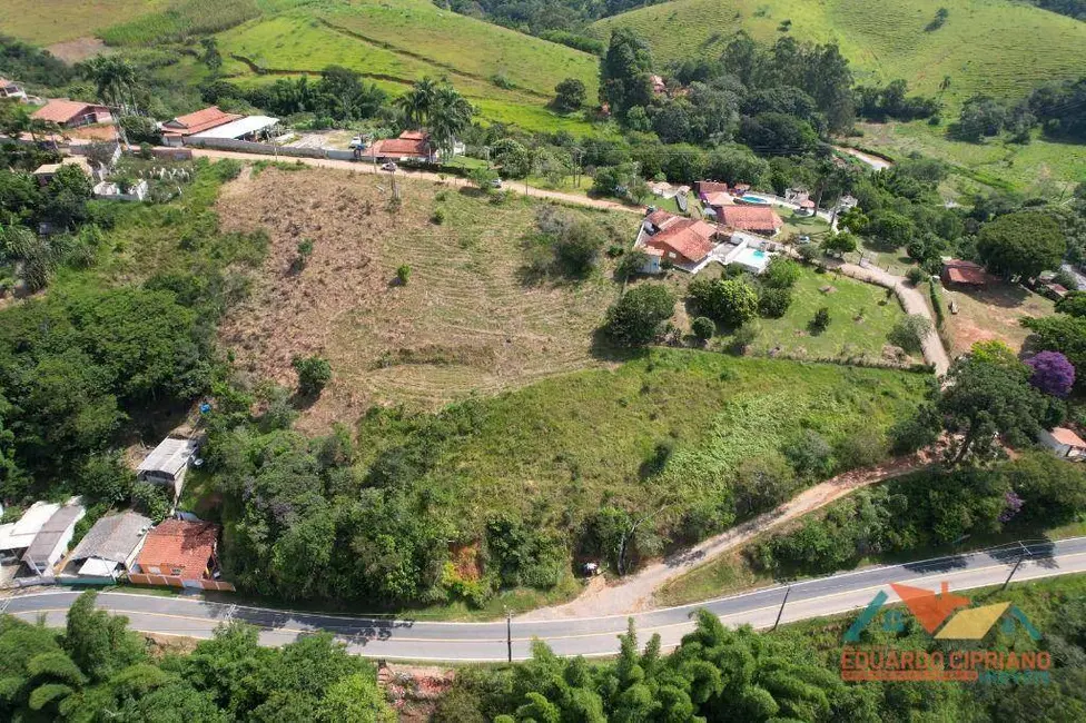 Terreno / Lote à venda, 2715m2 em Paraibuna - SP - imagem 2 Foto 2 de Terreno / Lote à venda, 2715m2 em Paraibuna - SP