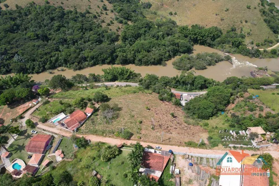 Terreno / Lote à venda, 2715m2 em Paraibuna - SP - imagem 1 Foto 1 de Terreno / Lote à venda, 2715m2 em Paraibuna - SP