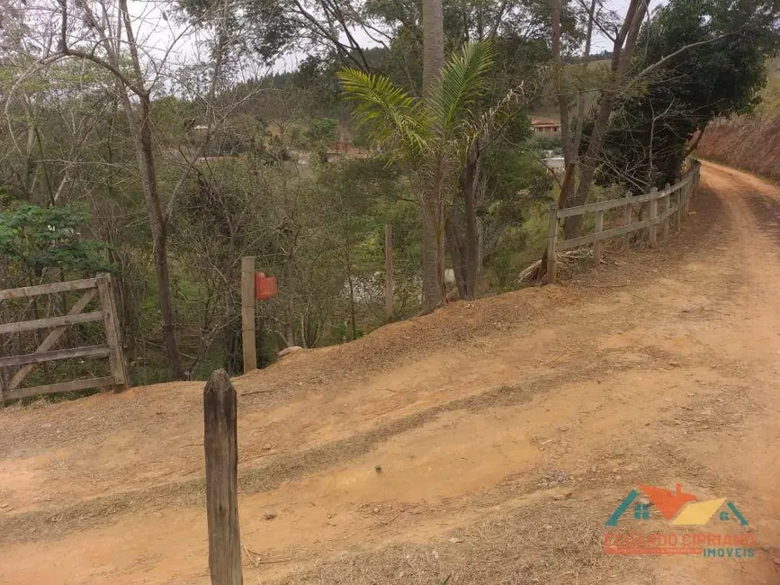 Chácara com 2 quartos à venda, 1309m2 em Paraibuna - SP - imagem 7 Foto 7 de Chácara com 2 quartos à venda, 1309m2 em Paraibuna - SP