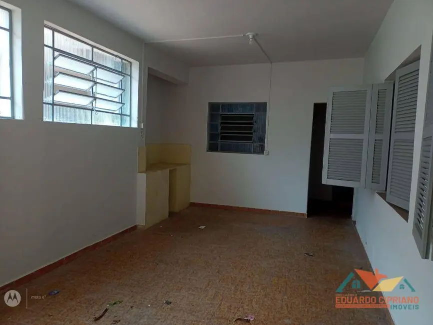 Foto 2 de Sala Comercial para alugar, 402m2 em Centro, Caraguatatuba - SP