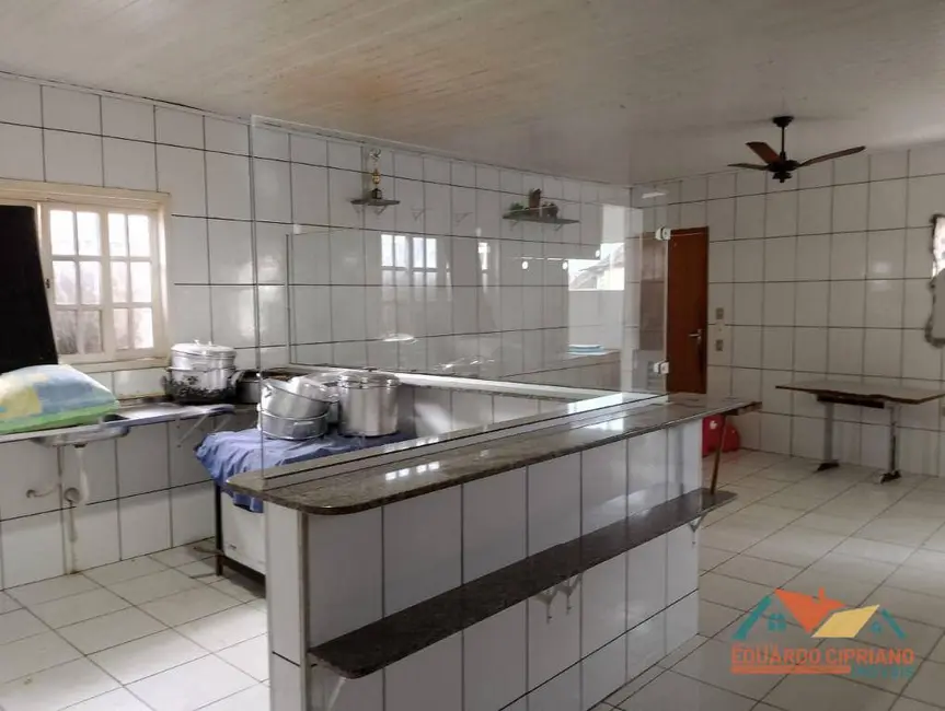 Foto 9 de Loja à venda, 200m2 em Pegorelli, Caraguatatuba - SP