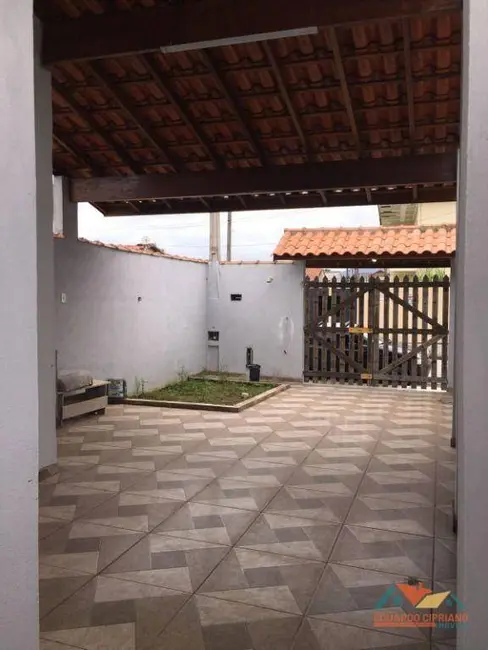 Foto 2 de Casa com 2 quartos à venda, 150m2 em Praia das Palmeiras, Caraguatatuba - SP