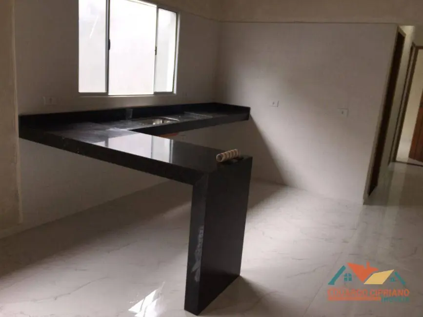 Foto 4 de Casa com 2 quartos à venda, 150m2 em Praia das Palmeiras, Caraguatatuba - SP