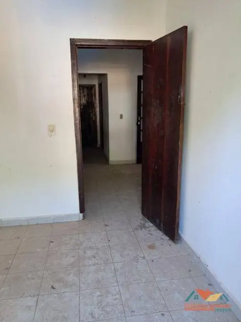 Casa com 6 quartos à venda, 230m2 em Centro, Paraibuna - SP - imagem 8 Foto 8 de Casa com 6 quartos à venda, 230m2 em Centro, Paraibuna - SP