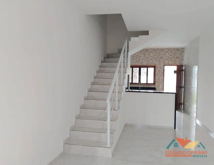 Foto 2 de Sobrado com 2 quartos à venda, 160m2 em Pontal de Santa Marina, Caraguatatuba - SP
