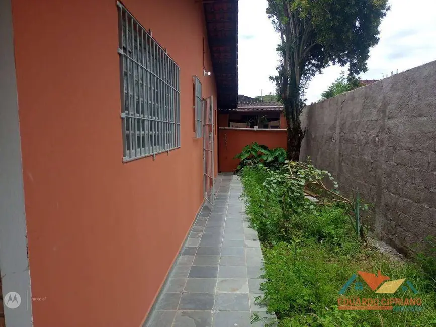 Foto 2 de Casa com 2 quartos para alugar, 250m2 em Martim de Sá, Caraguatatuba - SP