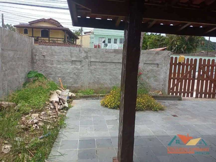 Foto 3 de Casa com 2 quartos para alugar, 250m2 em Martim de Sá, Caraguatatuba - SP