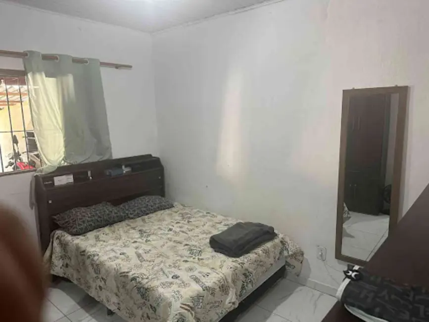 Foto 4 de Casa com 2 quartos à venda, 300m2 em Jardim Jaqueira, Caraguatatuba - SP