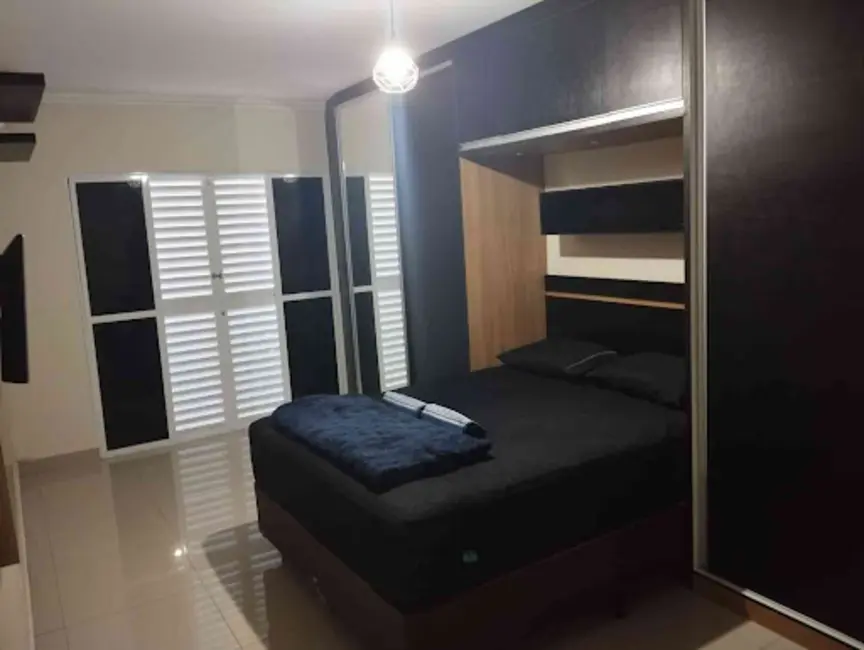 Casa com 3 quartos à venda, 200m2 em Sao Jose Dos Campos - SP - imagem 2 Foto 2 de Casa com 3 quartos à venda, 200m2 em Sao Jose Dos Campos - SP