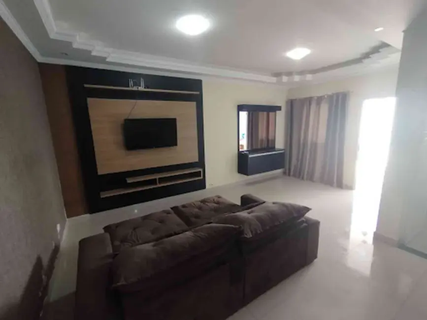 Casa com 3 quartos à venda, 200m2 em Sao Jose Dos Campos - SP - imagem 3 Foto 3 de Casa com 3 quartos à venda, 200m2 em Sao Jose Dos Campos - SP