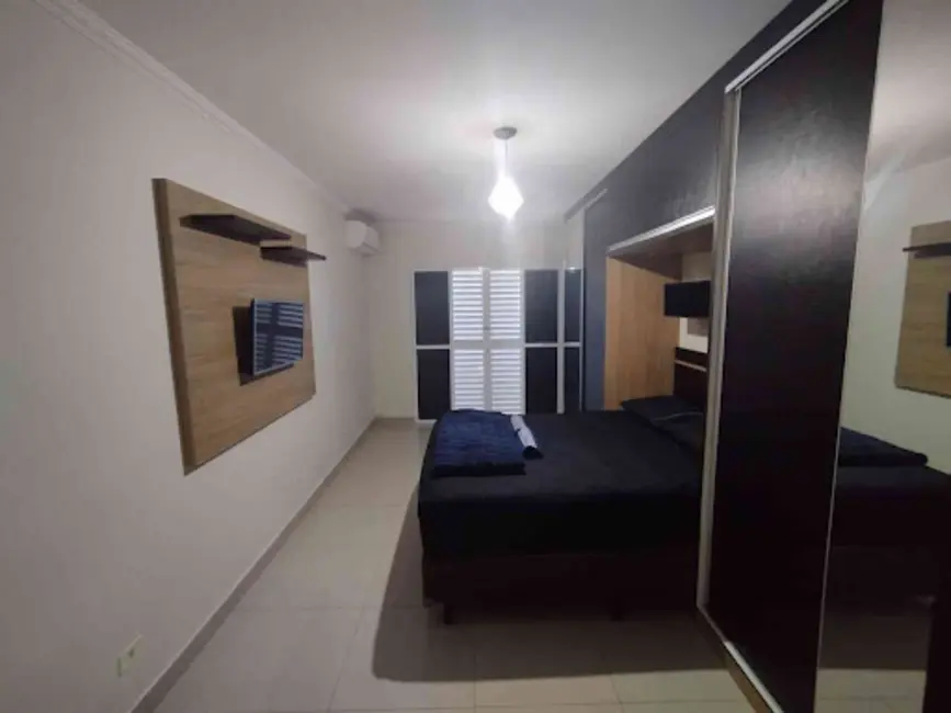 Casa com 3 quartos à venda, 200m2 em Sao Jose Dos Campos - SP - imagem 5 Foto 5 de Casa com 3 quartos à venda, 200m2 em Sao Jose Dos Campos - SP
