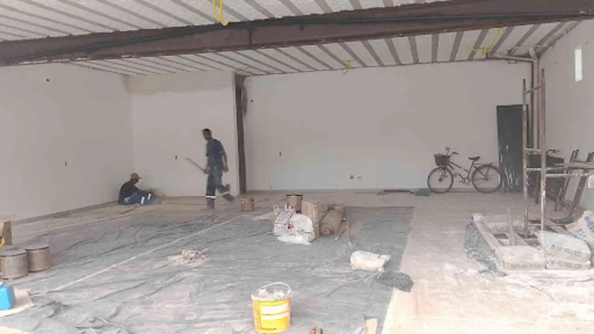Foto 2 de Loja para alugar, 111m2 em Travessão, Caraguatatuba - SP