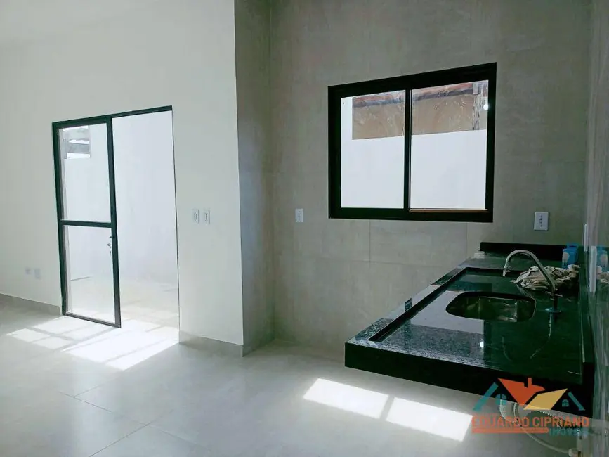 Casa com 2 quartos à venda, 135m2 em Balneário Recanto do Sol, Caraguatatuba - SP - imagem 8 Foto 8 de Casa com 2 quartos à venda, 135m2 em Balneário Recanto do Sol, Caraguatatuba - SP