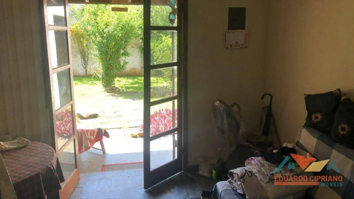 Foto 3 de Kitnet com 1 quarto à venda, 100m2 em Massaguaçu, Caraguatatuba - SP