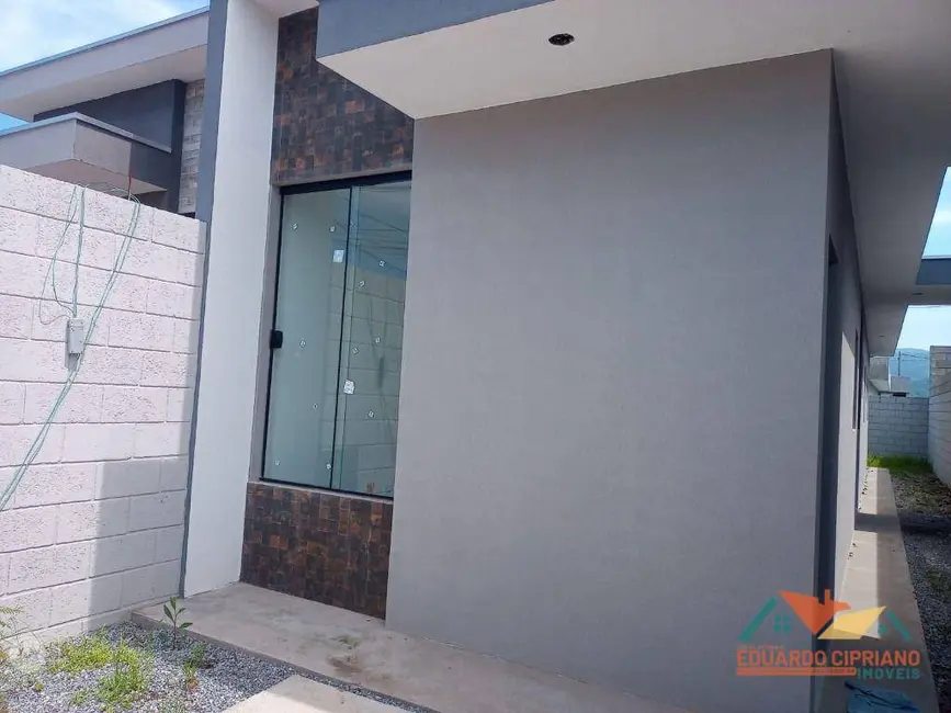 Foto 2 de Casa com 2 quartos à venda, 135m2 em Balneário Recanto do Sol, Caraguatatuba - SP