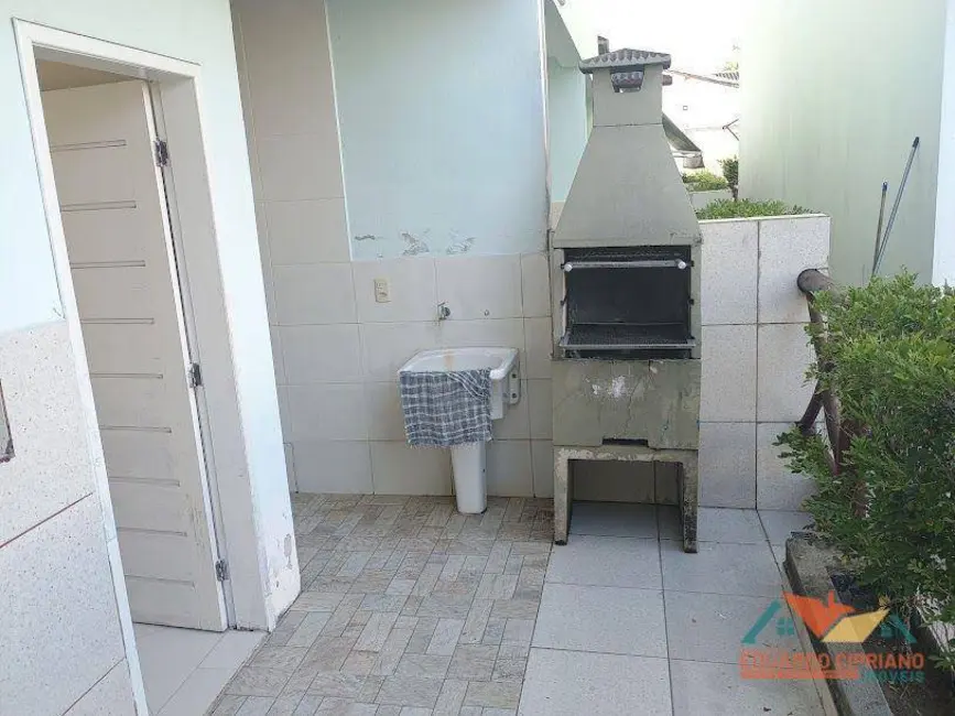 Foto 1 de Casa de Condomínio com 2 quartos para alugar, 104m2 em Massaguaçu, Caraguatatuba - SP