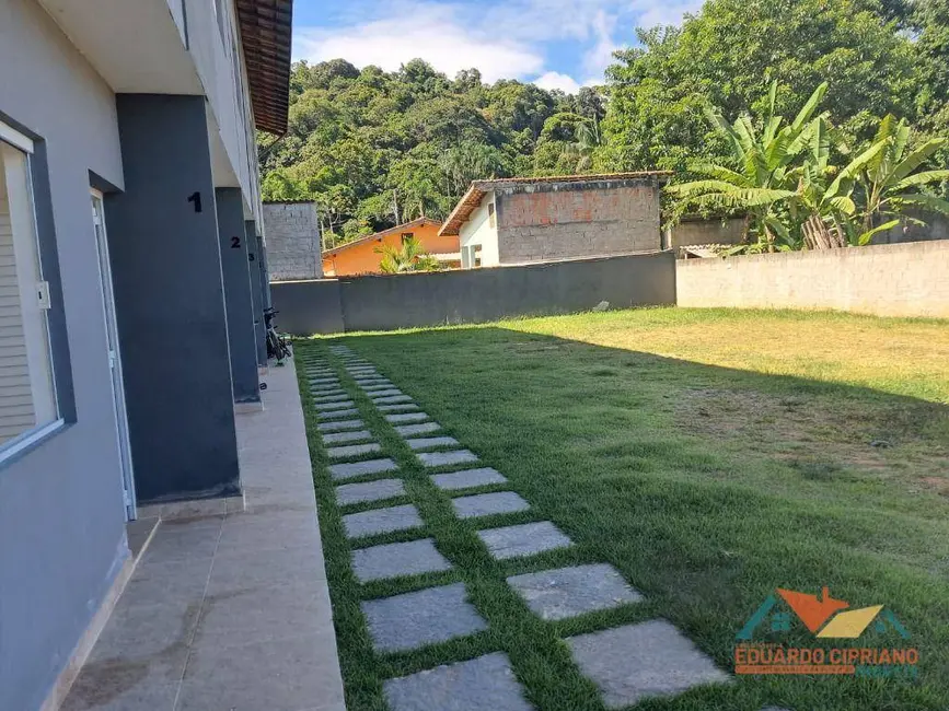 Foto 2 de Casa com 2 quartos para alugar, 85m2 em Capricórnio III, Caraguatatuba - SP