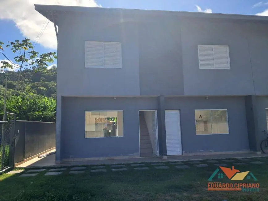 Foto 1 de Casa com 2 quartos para alugar, 85m2 em Capricórnio III, Caraguatatuba - SP
