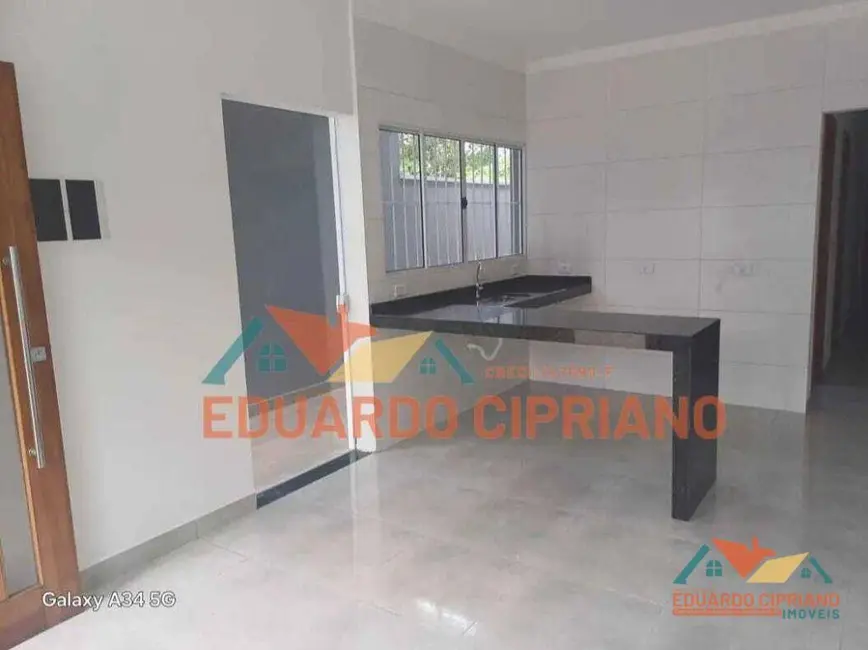 Casa com 2 quartos à venda, 125m2 em Balneário dos Golfinhos, Caraguatatuba - SP - imagem 4 Foto 4 de Casa com 2 quartos à venda, 125m2 em Balneário dos Golfinhos, Caraguatatuba - SP