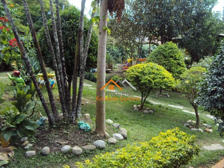 Chácara com 2 quartos à venda, 1914m2 em Vila Expedicionários Cruzeirenses, Cruzeiro - SP - imagem 9 Foto 9 de Chácara com 2 quartos à venda, 1914m2 em Vila Expedicionários Cruzeirenses, Cruzeiro - SP