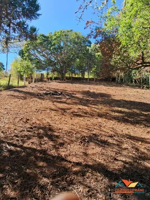 Foto 1 de Terreno / Lote à venda, 765m2 em Paraibuna - SP