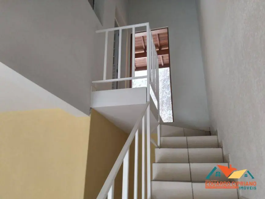 Foto 2 de Casa com 2 quartos à venda, 250m2 em Paraibuna - SP