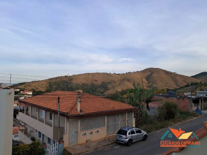 Casa com 2 quartos para alugar, 250m2 em Paraibuna - SP - imagem 9 Foto 9 de Casa com 2 quartos para alugar, 250m2 em Paraibuna - SP