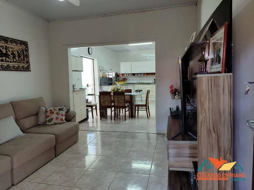 Foto 6 de Casa com 3 quartos à venda, 282m2 em Jardim Jaqueira, Caraguatatuba - SP