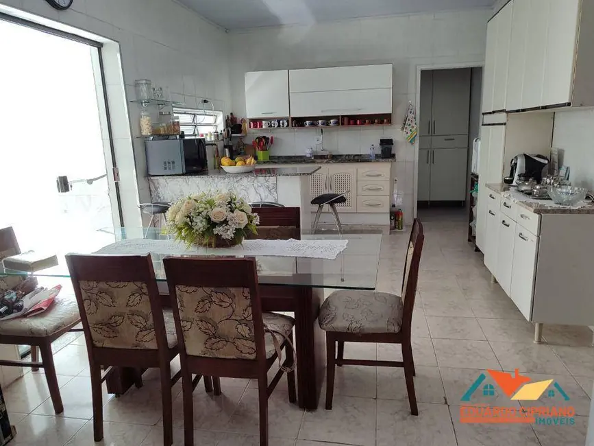 Foto 9 de Casa com 3 quartos à venda, 282m2 em Jardim Jaqueira, Caraguatatuba - SP