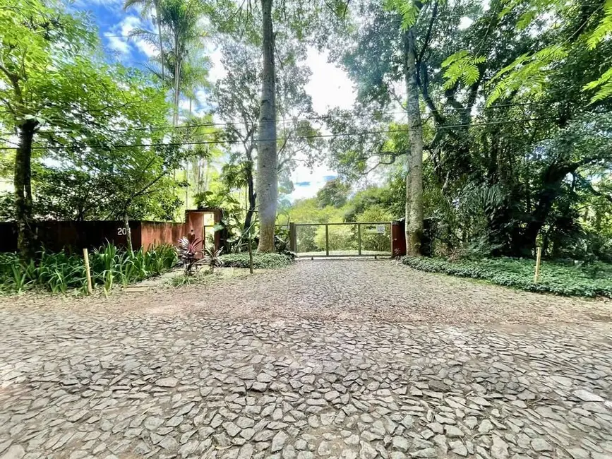 Casa de Condomínio com 3 quartos à venda em Chácara do Refúgio, Carapicuiba - SP - imagem 3 Foto 3 de Casa de Condomínio com 3 quartos à venda em Chácara do Refúgio, Carapicuiba - SP