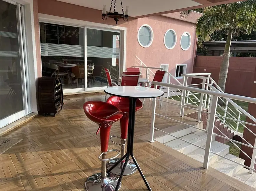 Foto 4 de Casa de Condomínio com 4 quartos à venda, 1296m2 em Chácara de La Rocca, Carapicuiba - SP