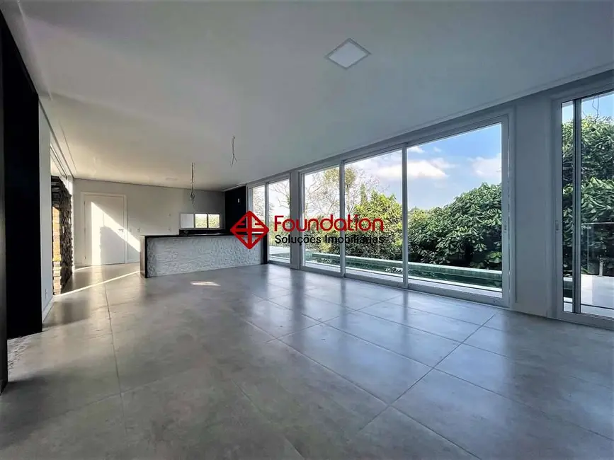 Casa de Condomínio com 4 quartos à venda em Chácara dos Lagos, Carapicuiba - SP - imagem 8 Foto 8 de Casa de Condomínio com 4 quartos à venda em Chácara dos Lagos, Carapicuiba - SP