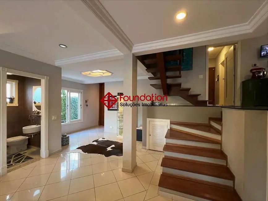 Casa com 4 quartos à venda em Vila Santo Antônio, Cotia - SP - imagem 6 Foto 6 de Casa com 4 quartos à venda em Vila Santo Antônio, Cotia - SP