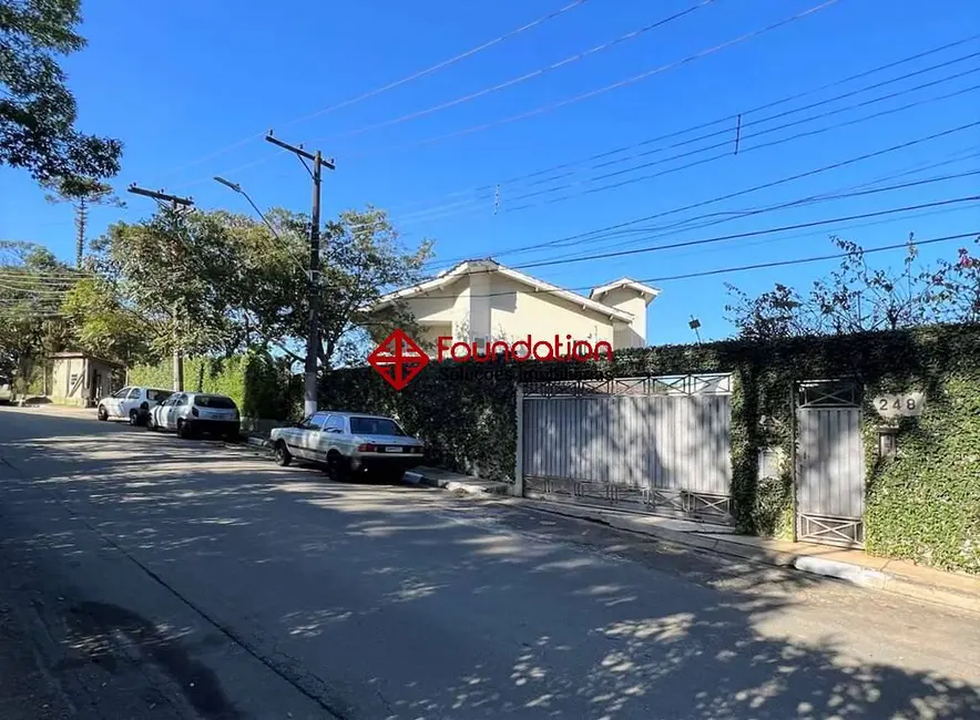 Casa com 4 quartos à venda em Vila Santo Antônio, Cotia - SP - imagem 2 Foto 2 de Casa com 4 quartos à venda em Vila Santo Antônio, Cotia - SP