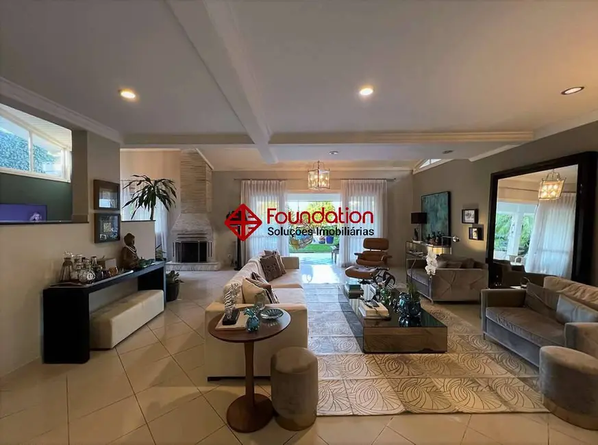 Casa com 4 quartos à venda em Vila Santo Antônio, Cotia - SP - imagem 9 Foto 9 de Casa com 4 quartos à venda em Vila Santo Antônio, Cotia - SP