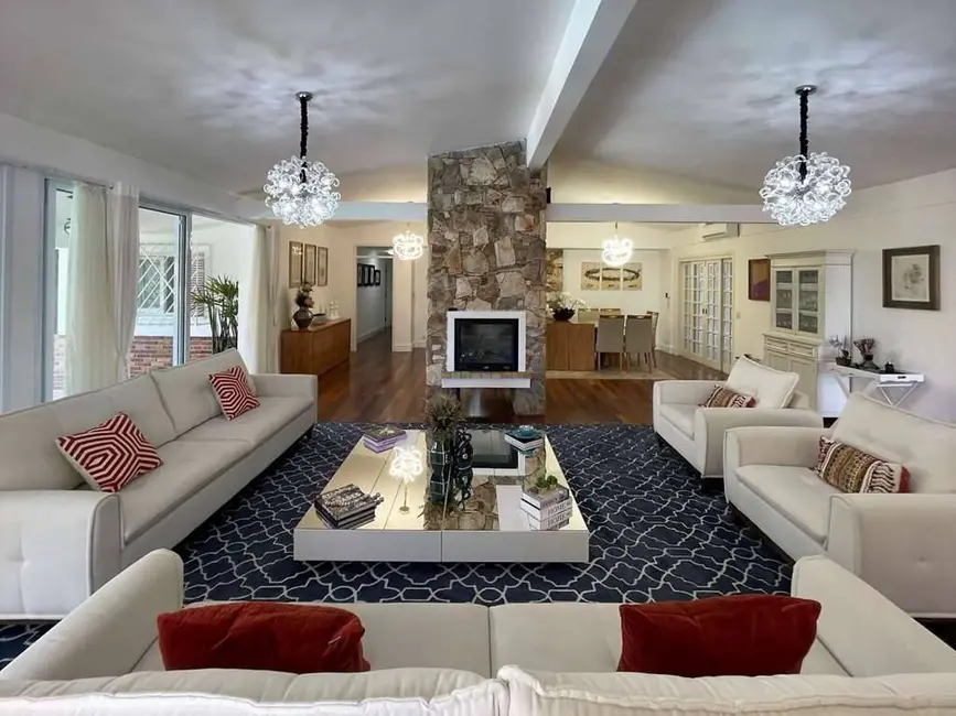 Casa com 4 quartos à venda em Vila Santo Antônio, Cotia - SP - imagem 9 Foto 9 de Casa com 4 quartos à venda em Vila Santo Antônio, Cotia - SP