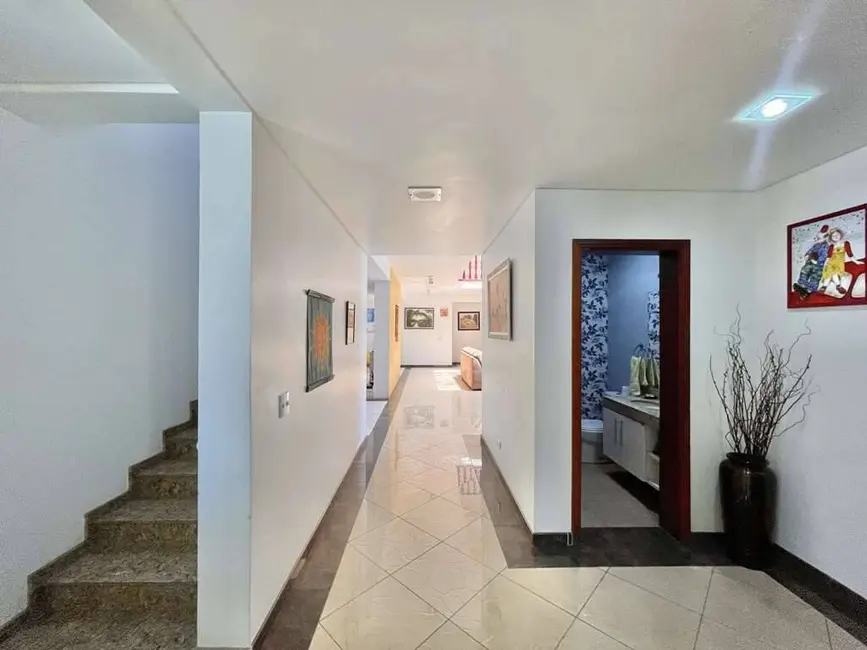 Foto 8 de Casa de Condomínio com 6 quartos à venda em Golf Gardens, Carapicuiba - SP