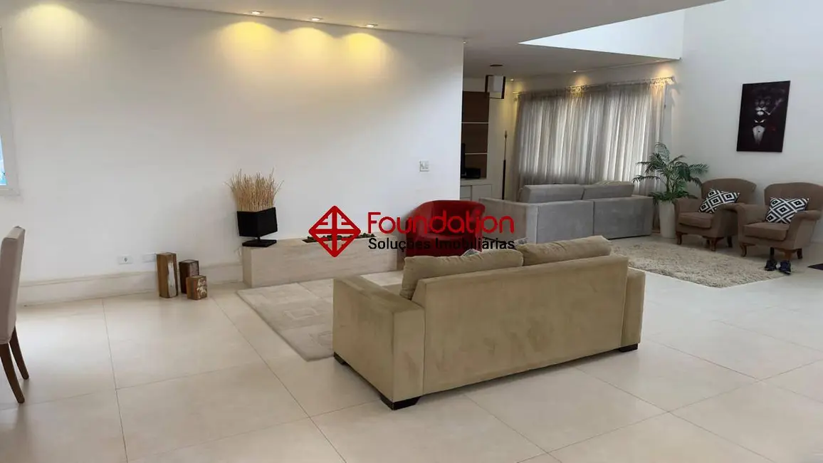 Foto 3 de Casa de Condomínio com 4 quartos à venda em Bosque do Vianna, Cotia - SP