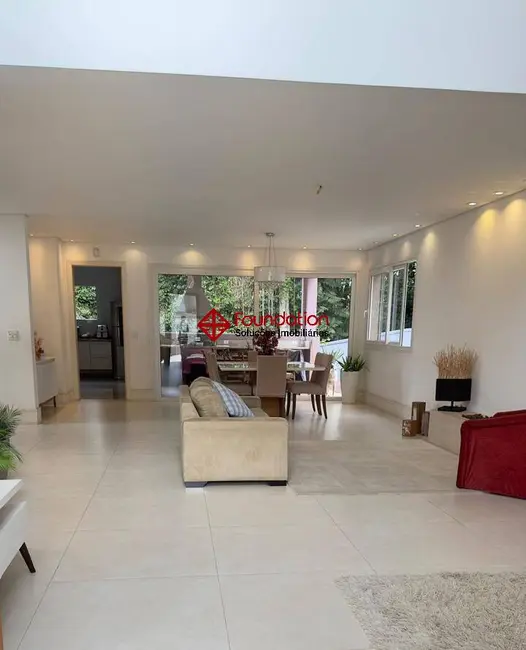 Foto 2 de Casa de Condomínio com 4 quartos à venda em Bosque do Vianna, Cotia - SP