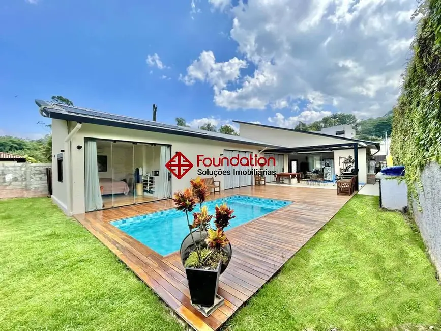 Foto 1 de Casa com 3 quartos à venda, 573m2 em Chácara Eliana, Cotia - SP