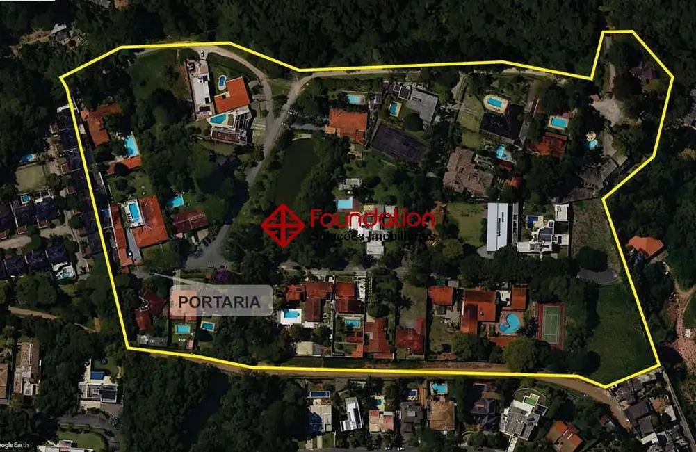 Foto 3 de Casa de Condomínio com 4 quartos à venda, 2000m2 em Chácara de La Rocca, Carapicuiba - SP