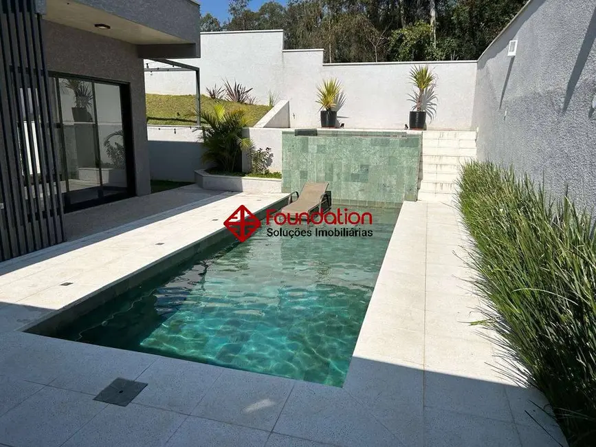 Foto 1 de Casa de Condomínio com 3 quartos à venda, 560m2 em Jardim do Golf I, Jandira - SP