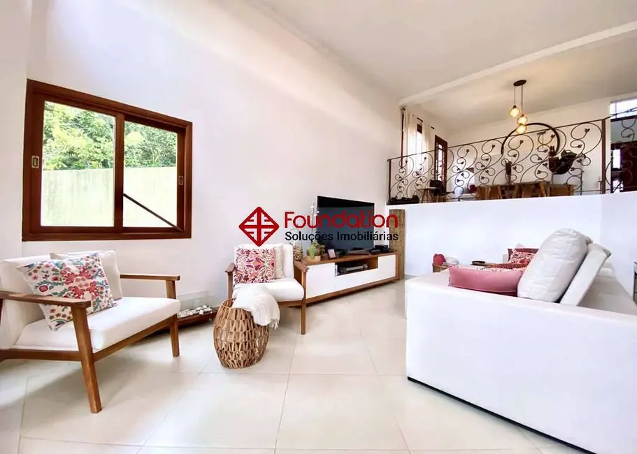 Foto 5 de Casa de Condomínio com 4 quartos à venda, 338m2 em Moinho Velho, Cotia - SP