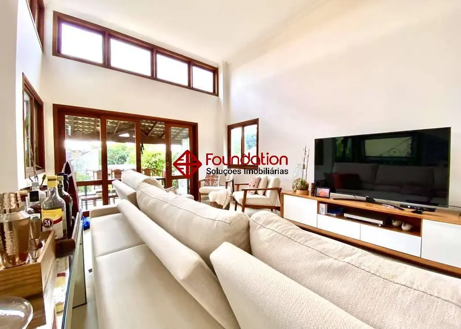 Foto 6 de Casa de Condomínio com 4 quartos à venda, 338m2 em Moinho Velho, Cotia - SP