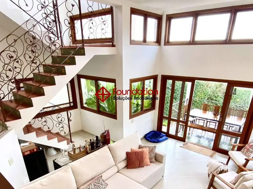 Foto 2 de Casa de Condomínio com 4 quartos à venda, 338m2 em Moinho Velho, Cotia - SP