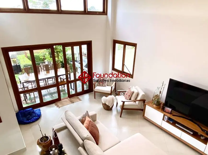 Foto 4 de Casa de Condomínio com 4 quartos à venda, 338m2 em Moinho Velho, Cotia - SP