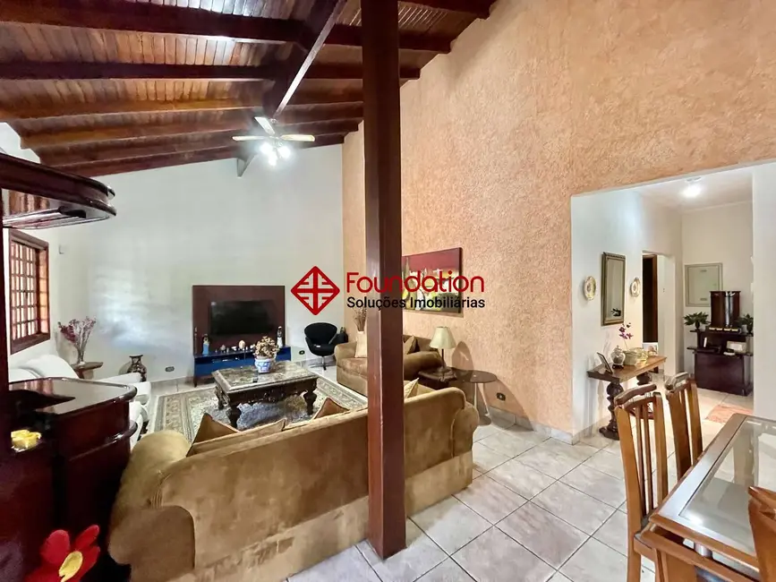 Casa de Condomínio com 3 quartos à venda, 1440m2 em Chácara dos Lagos, Carapicuiba - SP - imagem 8 Foto 8 de Casa de Condomínio com 3 quartos à venda, 1440m2 em Chácara dos Lagos, Carapicuiba - SP