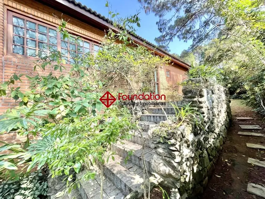 Foto 8 de Casa com 5 quartos à venda e para alugar, 2530m2 em Vila Santo Antônio, Cotia - SP