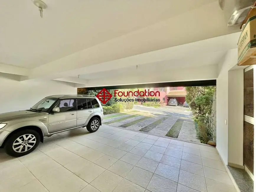 Casa de Condomínio com 4 quartos à venda, 384m2 em São Paulo II, Cotia - SP - imagem 4 Foto 4 de Casa de Condomínio com 4 quartos à venda, 384m2 em São Paulo II, Cotia - SP