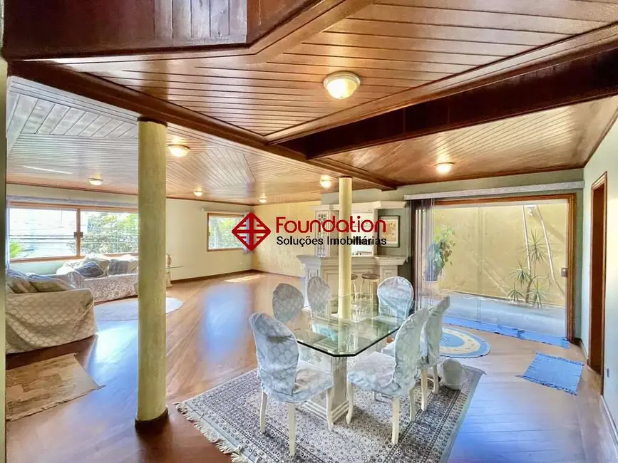 Casa de Condomínio com 3 quartos à venda, 360m2 em São Paulo II, Cotia - SP - imagem 9 Foto 9 de Casa de Condomínio com 3 quartos à venda, 360m2 em São Paulo II, Cotia - SP